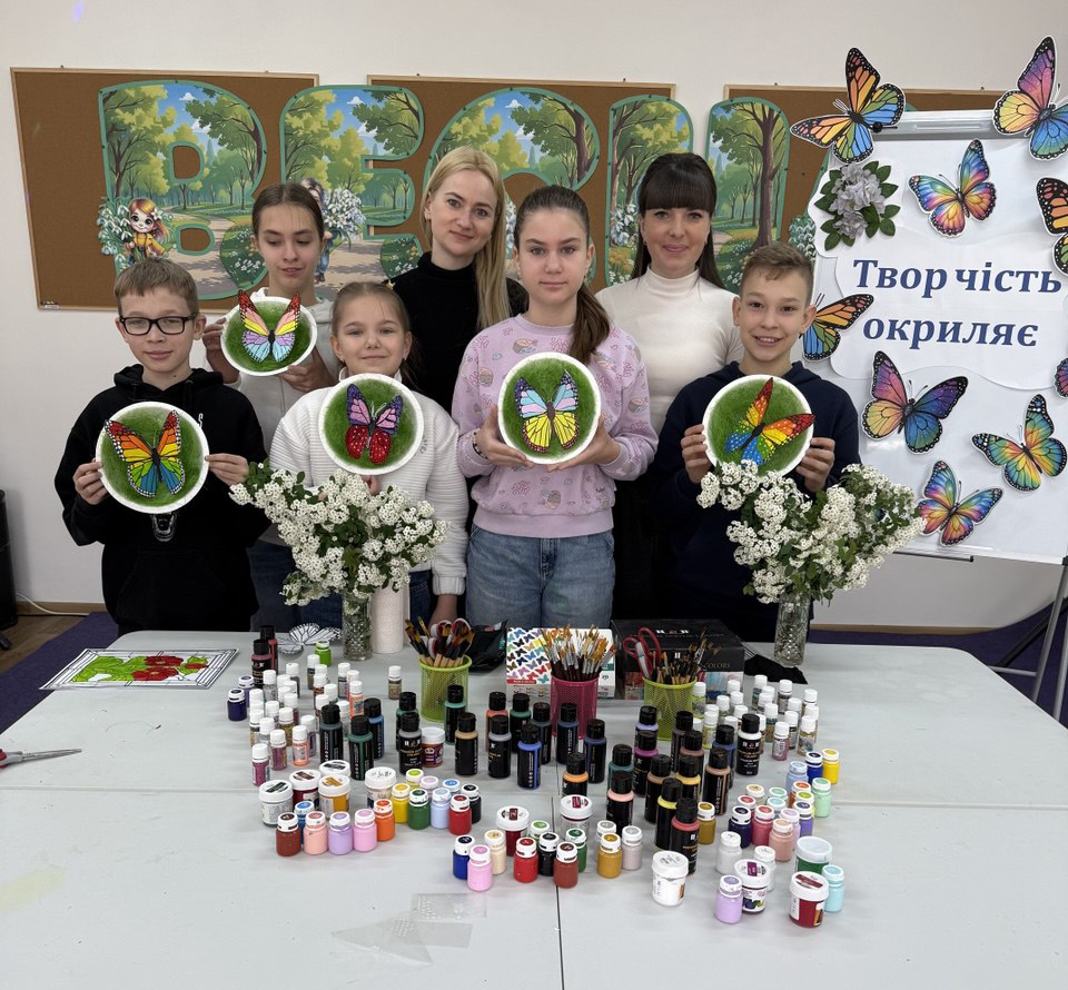“Дотик кольору” в Сумах: творчий майстер-клас для дітей з порушенням слуху